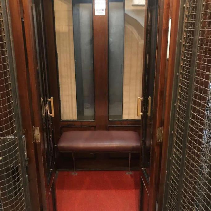 Bibi Appartamento A Due Passi Dal Tribunale Centro Palermo Luaran gambar